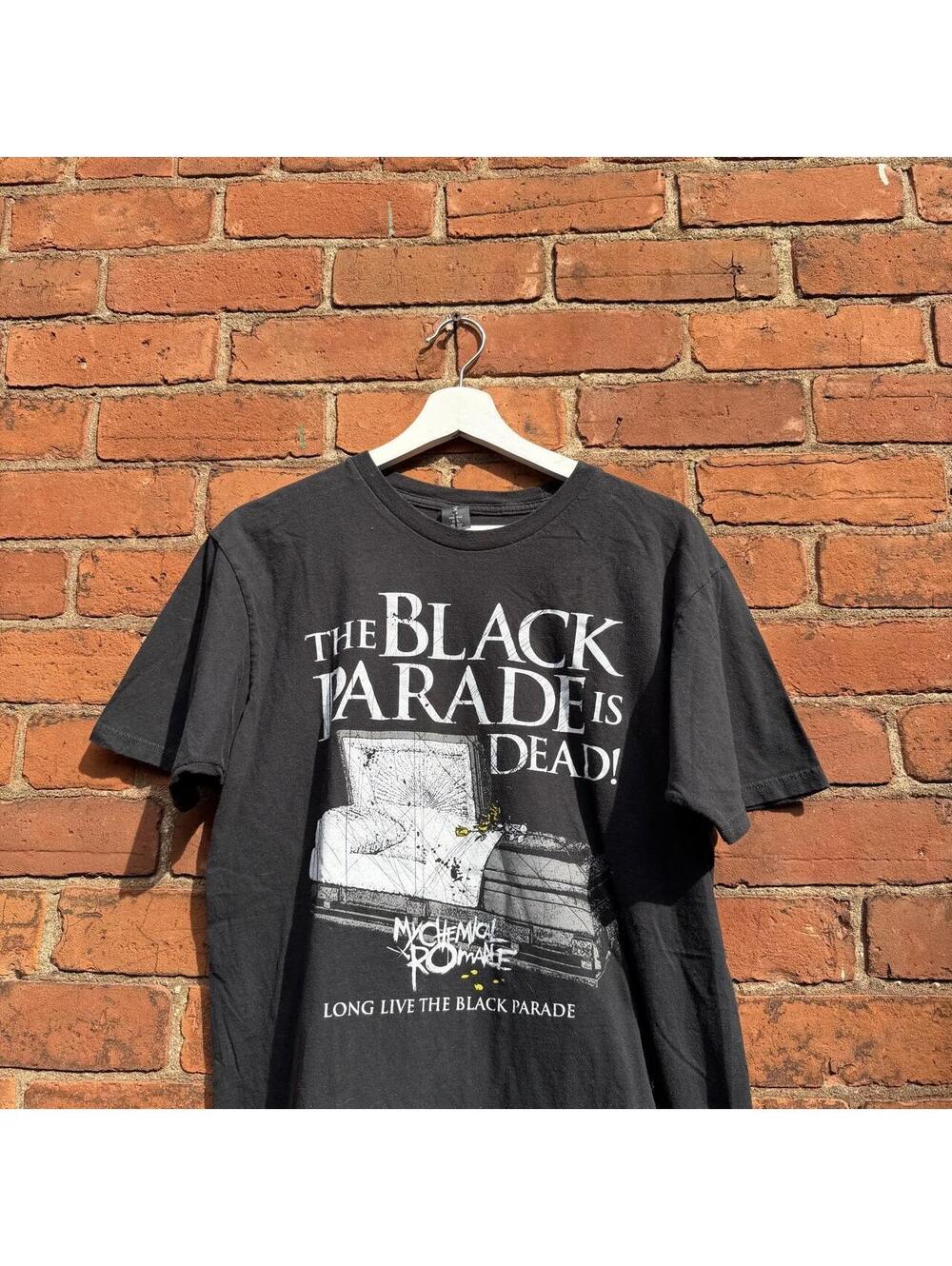 my chemical romance the black parade is dead t shirt M/L